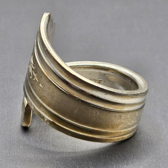 VTG Avon Silver-Plated Spoon Ring Size 8.5 Floral Heart Etched Design 12.98g - Picture 2 of 11